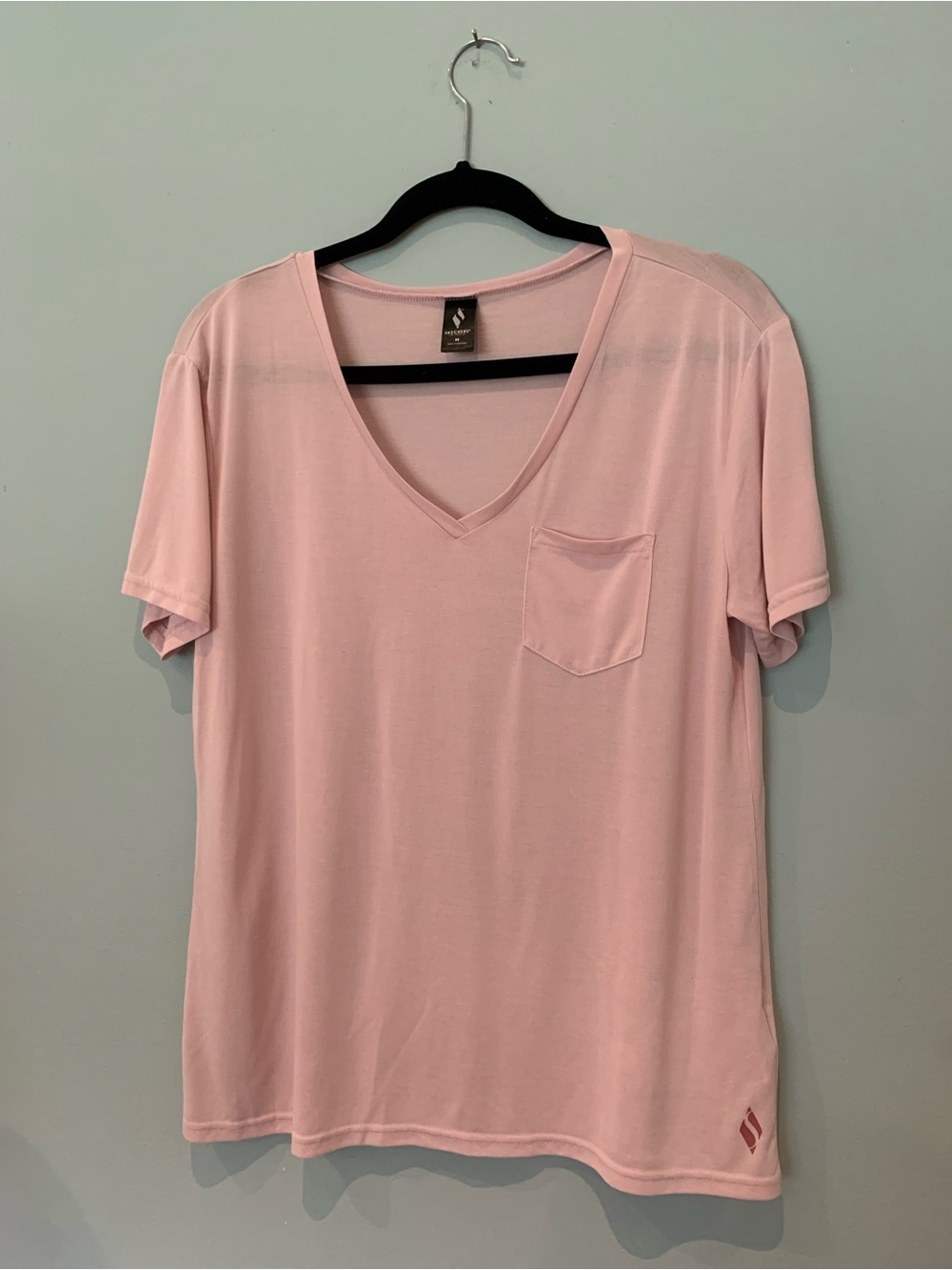 Light Pink V-Neck Women’s Pocket Tee